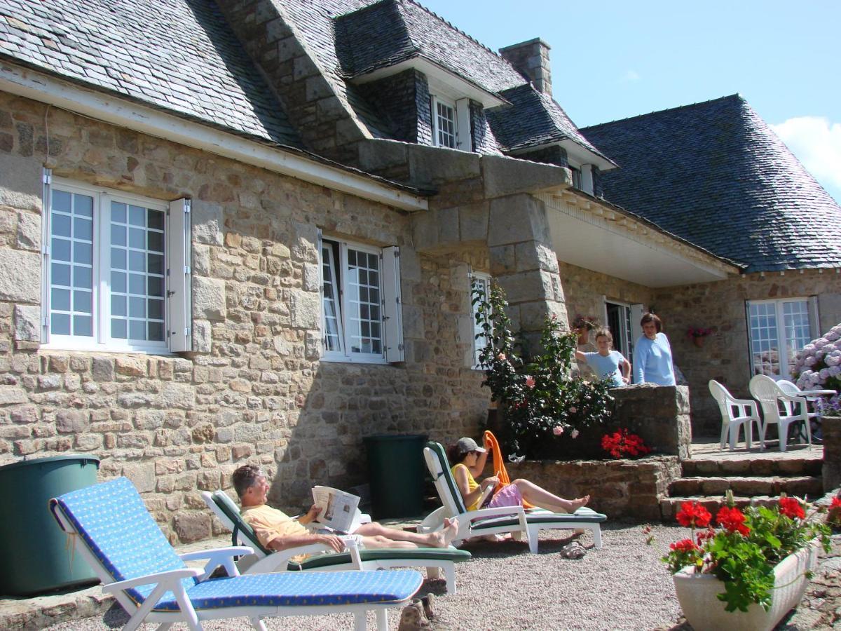 Les Ajoncs Bed & Breakfast พลูเกรส์ซองต์ ภายนอก รูปภาพ