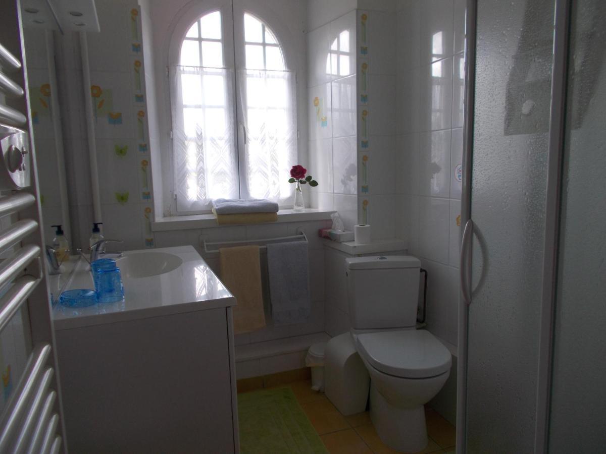 Les Ajoncs Bed & Breakfast พลูเกรส์ซองต์ ภายนอก รูปภาพ